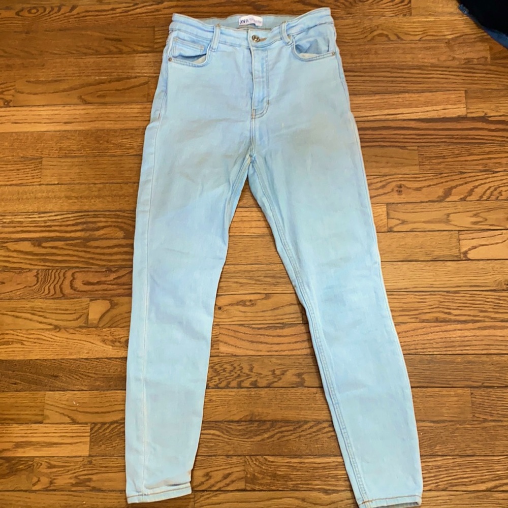 Zara. Skinny Jeans